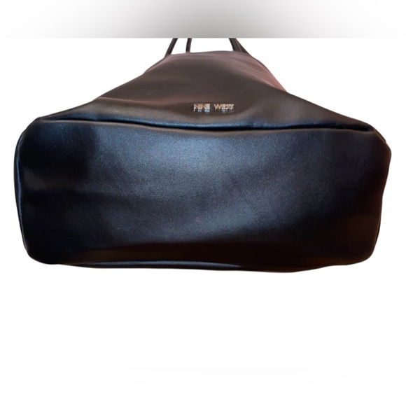 Nine West Satchel Style Handbag w/ Shoulder Straps in smooth Faux Leather BLACK - Picture 5 of 9